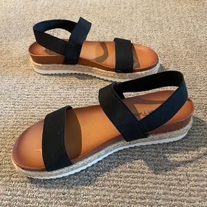 Dream Pairs Sandals 7.5